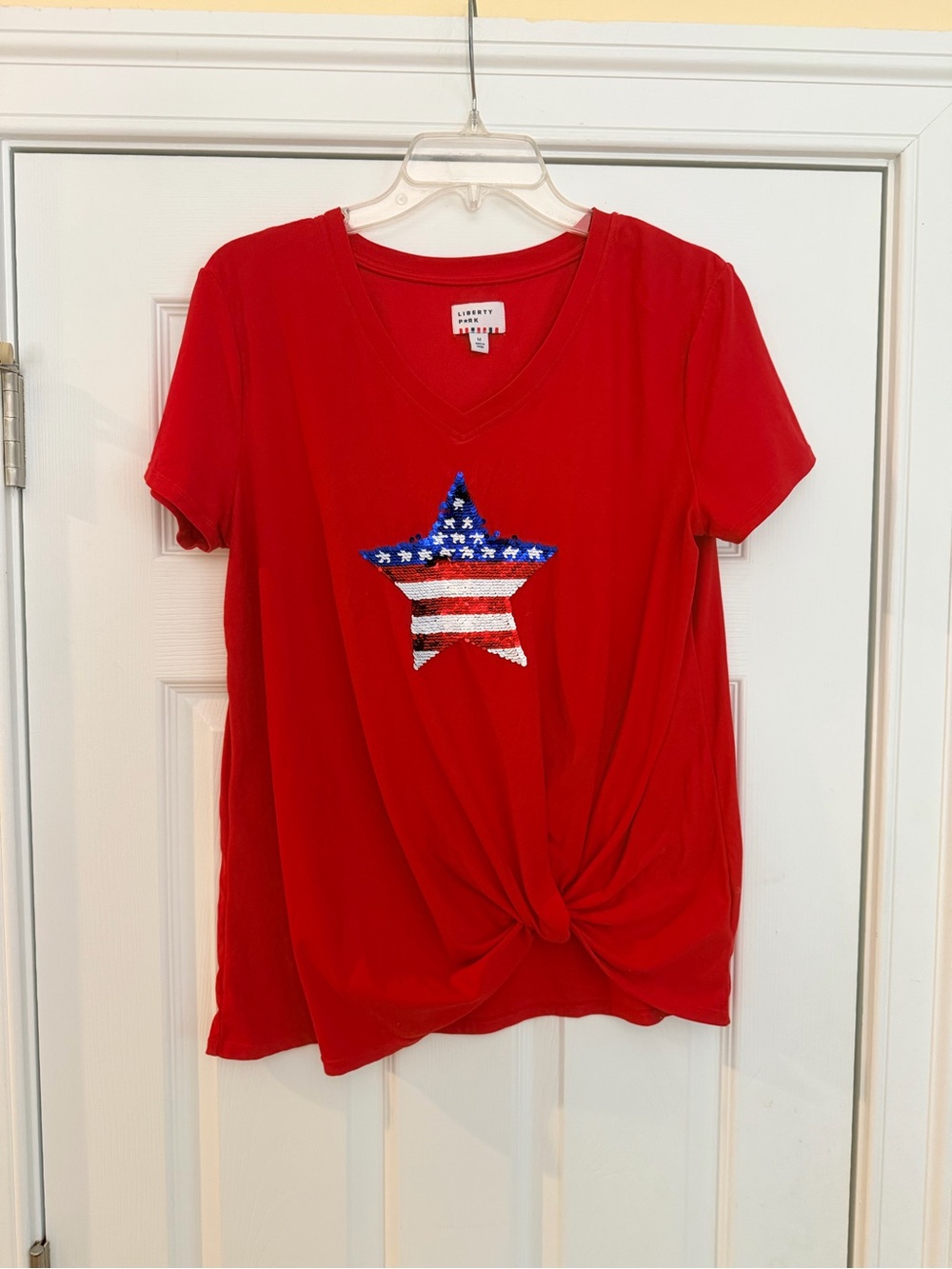 Ladies Sz M "liberty Park" Red V-Neck SS Tee USA Star Sequin Accent & Front Knot